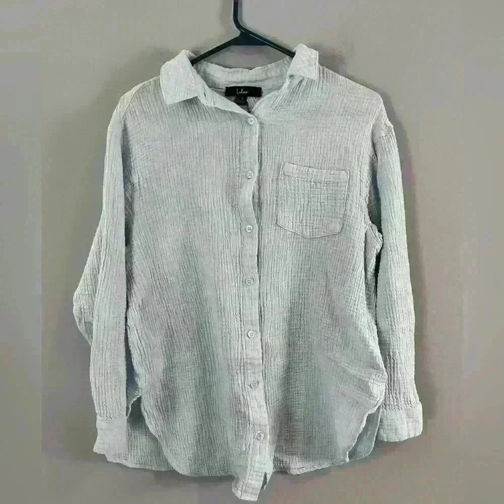 Lulus light blue textured button down top size Small